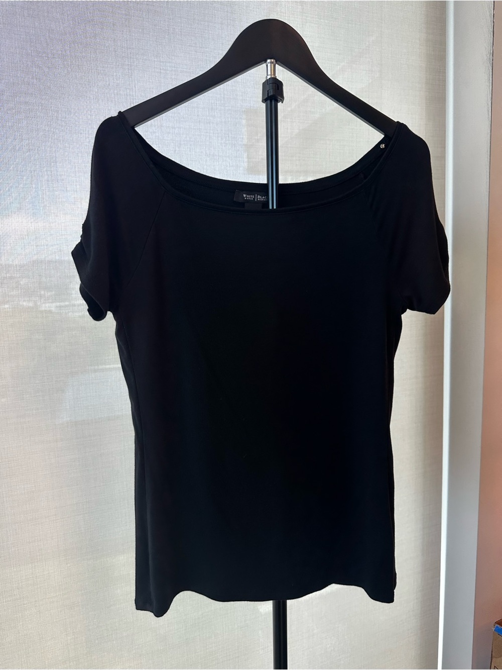 White House Black Market Black Short Sleeve Scoop Neck Top